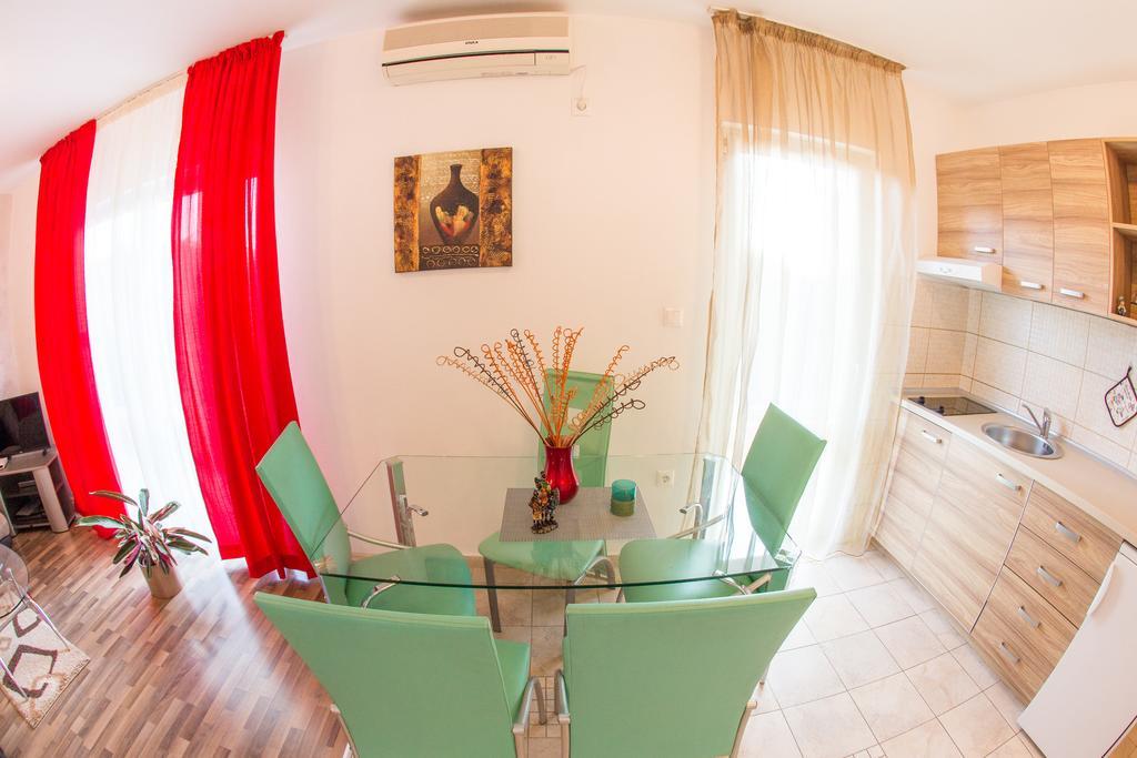 Villa Nadezda Petrovac Buitenkant foto