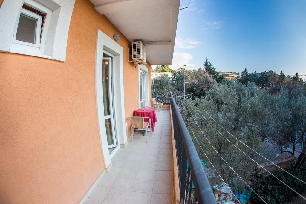 Villa Nadezda Petrovac Buitenkant foto