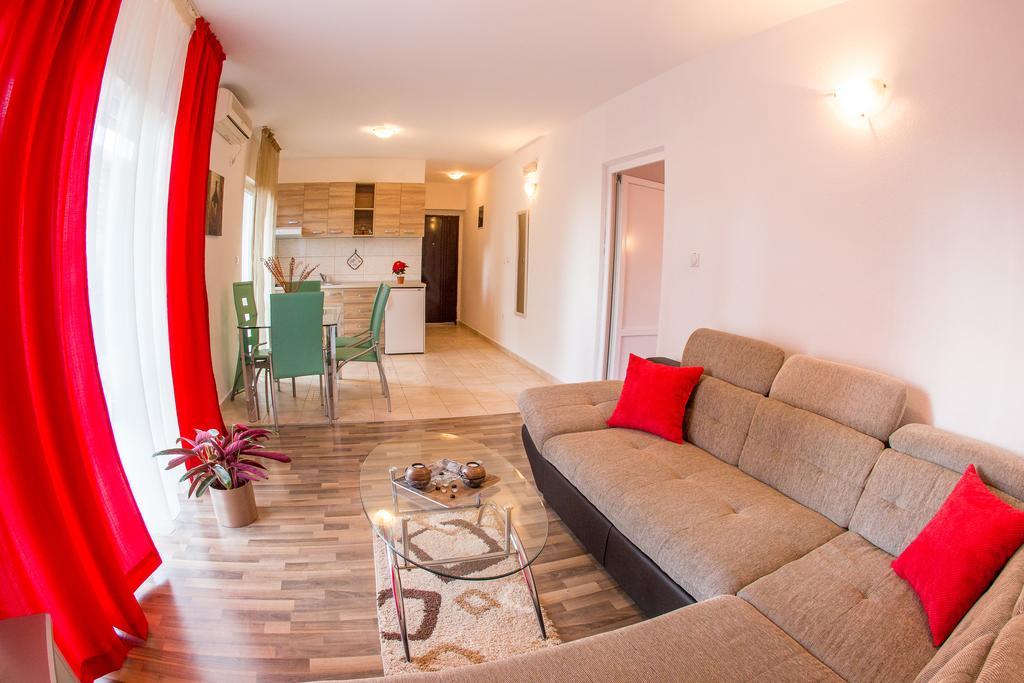 Villa Nadezda Petrovac Buitenkant foto