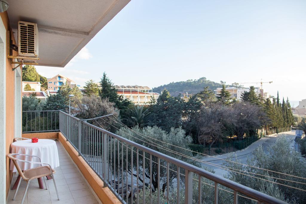 Villa Nadezda Petrovac Buitenkant foto