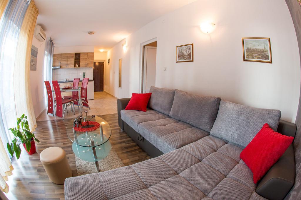 Villa Nadezda Petrovac Buitenkant foto