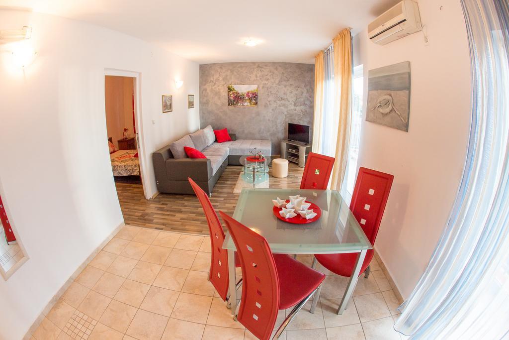 Villa Nadezda Petrovac Buitenkant foto