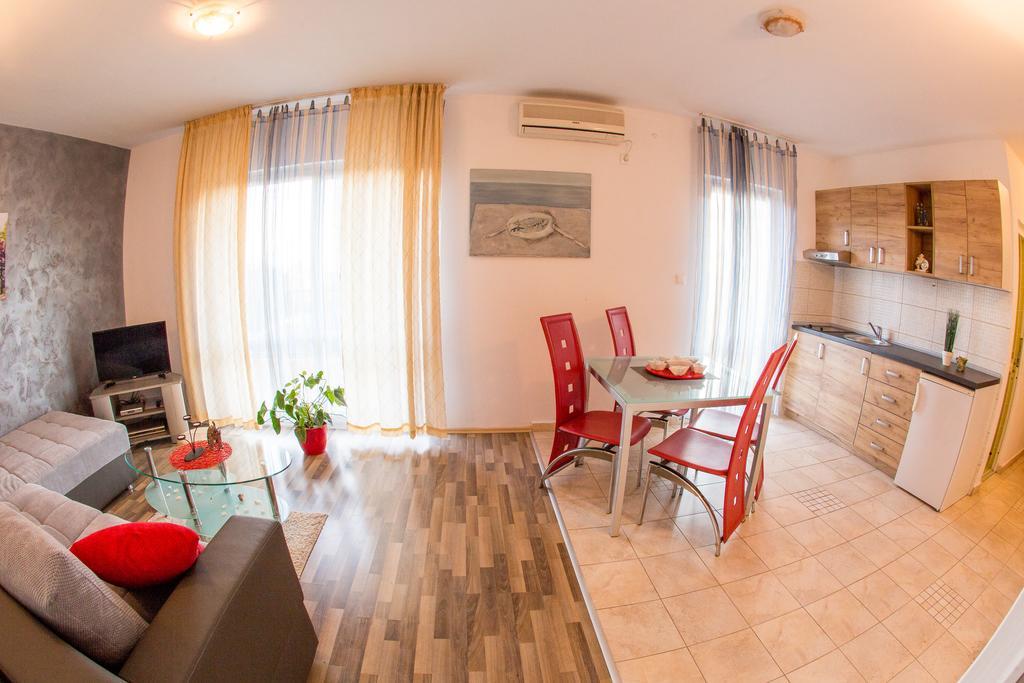 Villa Nadezda Petrovac Buitenkant foto